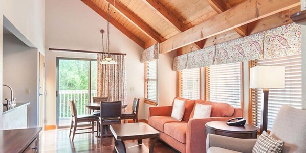 Deluxe Villa, 1 Bedroom, Kitchen | Living area | Flat-screen TV, fireplace - Mountainloft Resort 1 Bdrm Deluxe 101 (Gatlinburg)