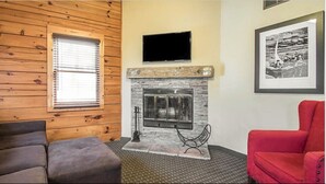 House, 2 Bedrooms | Living room | TV, fireplace - Wisconsin Dells Christmas Mtn Resort 105 (Wisconsin Dells)