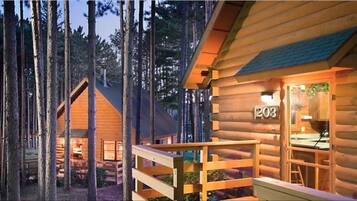 House, 2 Bedrooms | Exterior