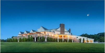 Shenandoah Crossing 2 Bedroom Stand