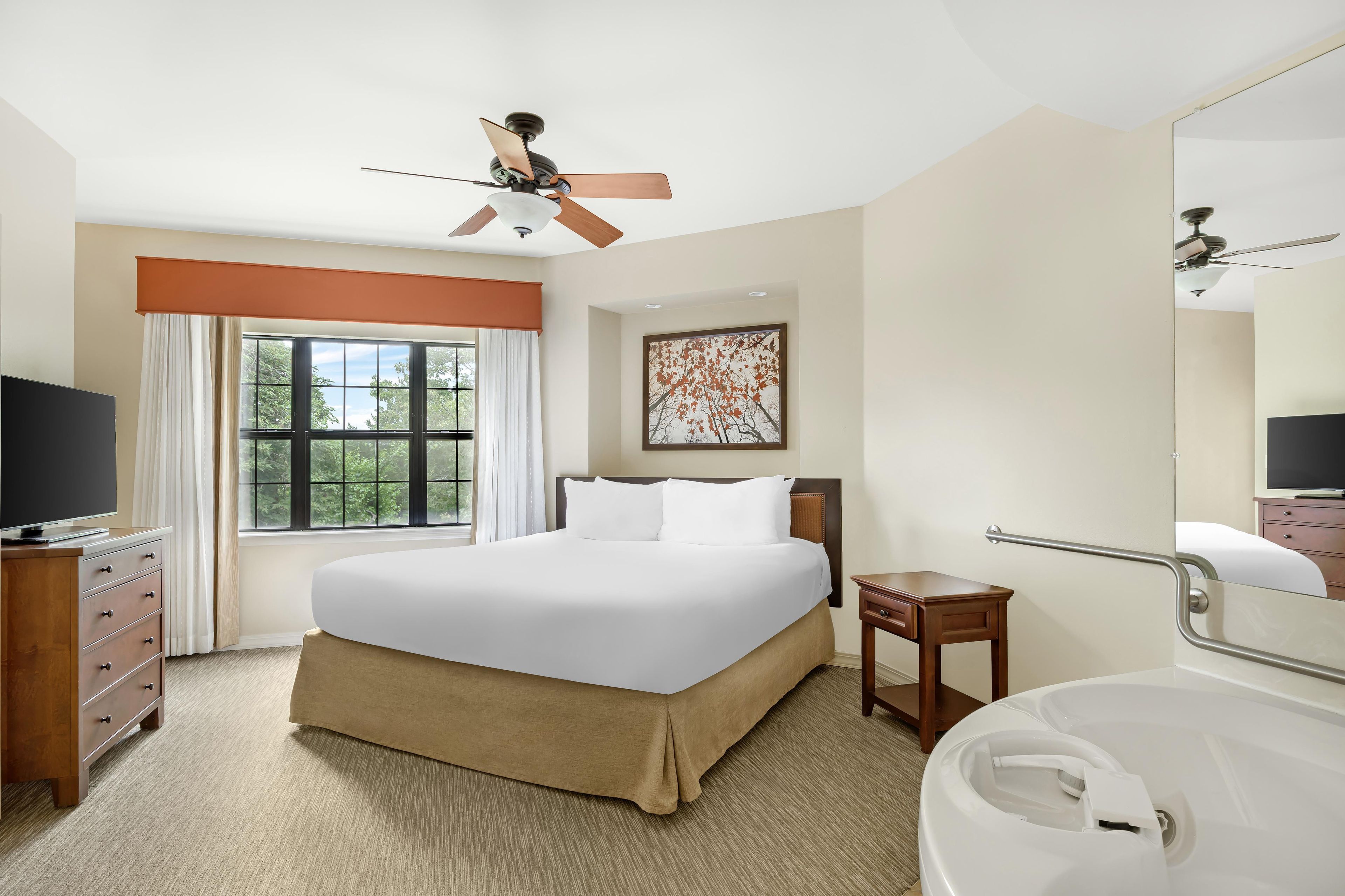 1 bedroom, in-room safe, iron/ironing board, WiFi (free)