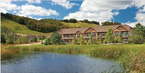 Property grounds - Boyne Mountain Luxury 1 Bd Condo 102 (Boyne Falls)