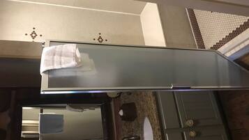 House, 1 Bedroom | Bathroom