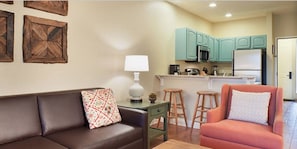 Condo, 2 chambres, foyer | Aire de séjour | Téléviseur à écran plat, foyer, lecteur de DVD