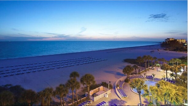 Beach - Tradewinds Resort Waterslide Studio 103 (St. Pete Beach)