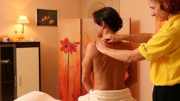 Tratamentos faciais, reflexologia, 1 sala de tratamento