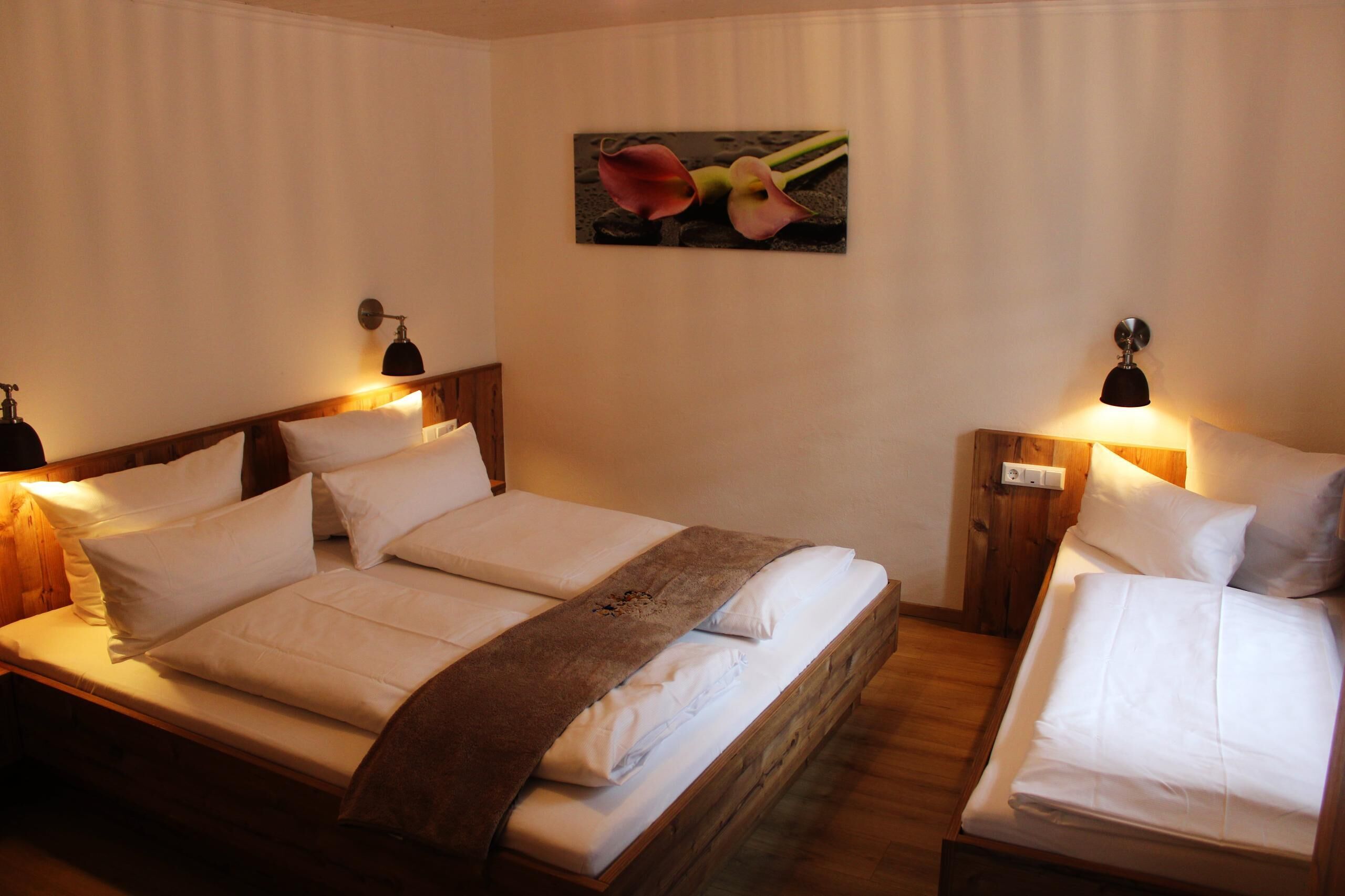 Room | Desk, free WiFi, bed sheets