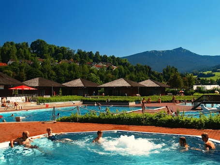 Pool. Bayerische Gastwirtschaft Dimpfl-Stadl