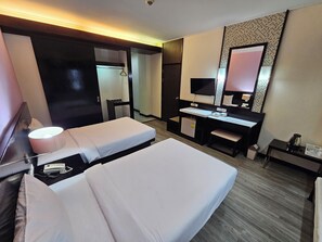 Superior Twin Room | Minibar, in-room safe, blackout drapes, free WiFi - City Park Hotel (Nakhon Ratchasima)