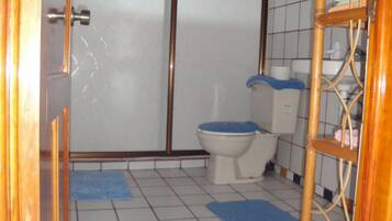 Traditional House, 3 Bedrooms, Terrace | Bathroom | Shower, towels