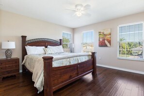 7 chambres, fer et planche à repasser, Wi-Fi, draps fournis