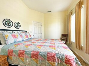 5 habitaciones, tabla de planchar con plancha, wifi y ropa de cama 