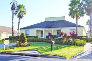 Exterior - Beautifully updated three bedroom, two bath pool home with spa and games room! (Davenport)