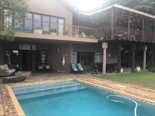 Versot "crazy about our place" in Afrikaans