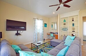TV - Beautifully decorated villa in Reunion Resort (Kissimmee)