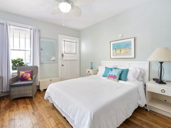 1 slaapkamer, een strijkplank/strijkijzer, gratis wifi, beddengoed