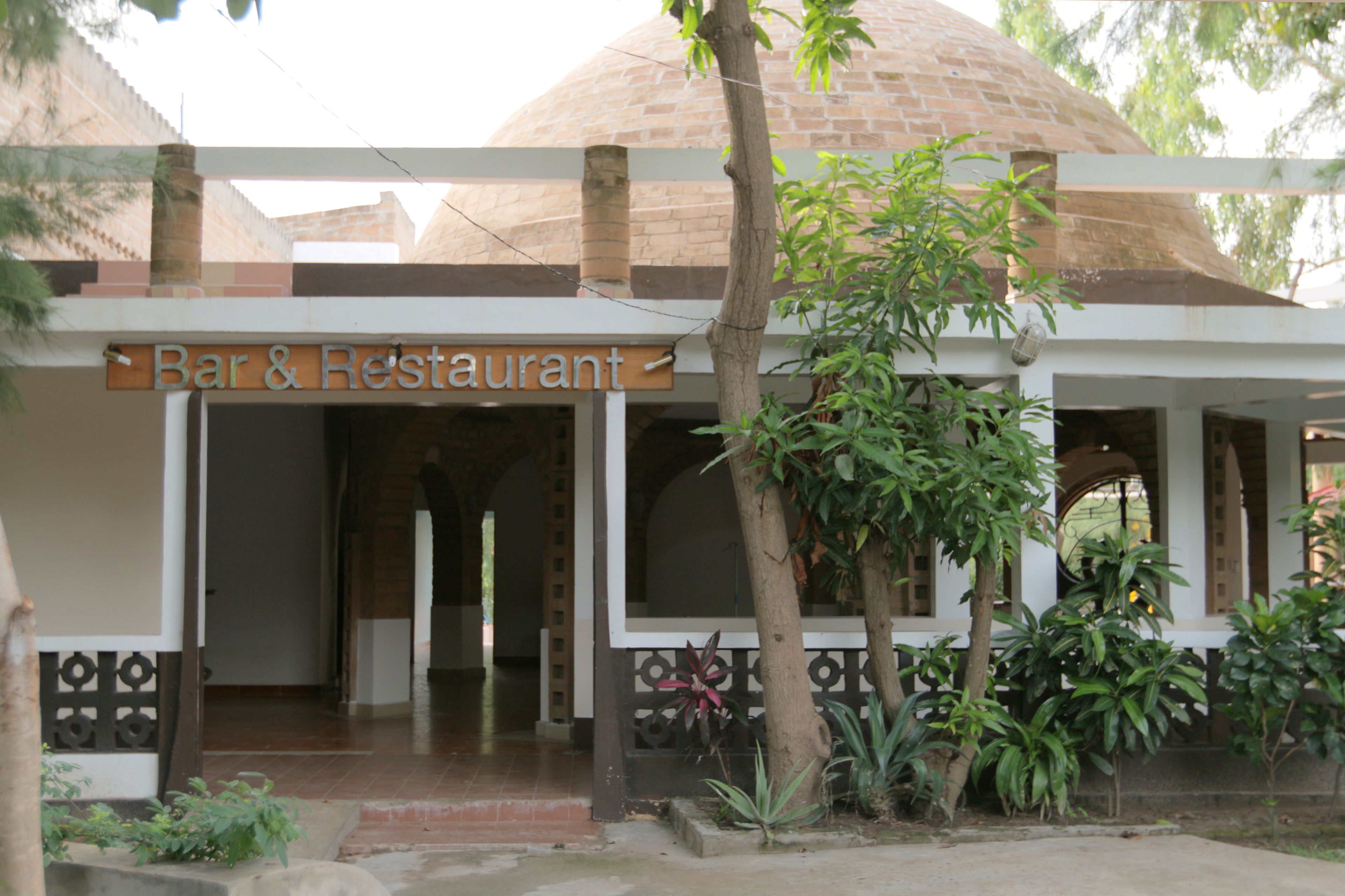 3 bares o lounges, 2 bares junto a la alberca, bar en la alberca 