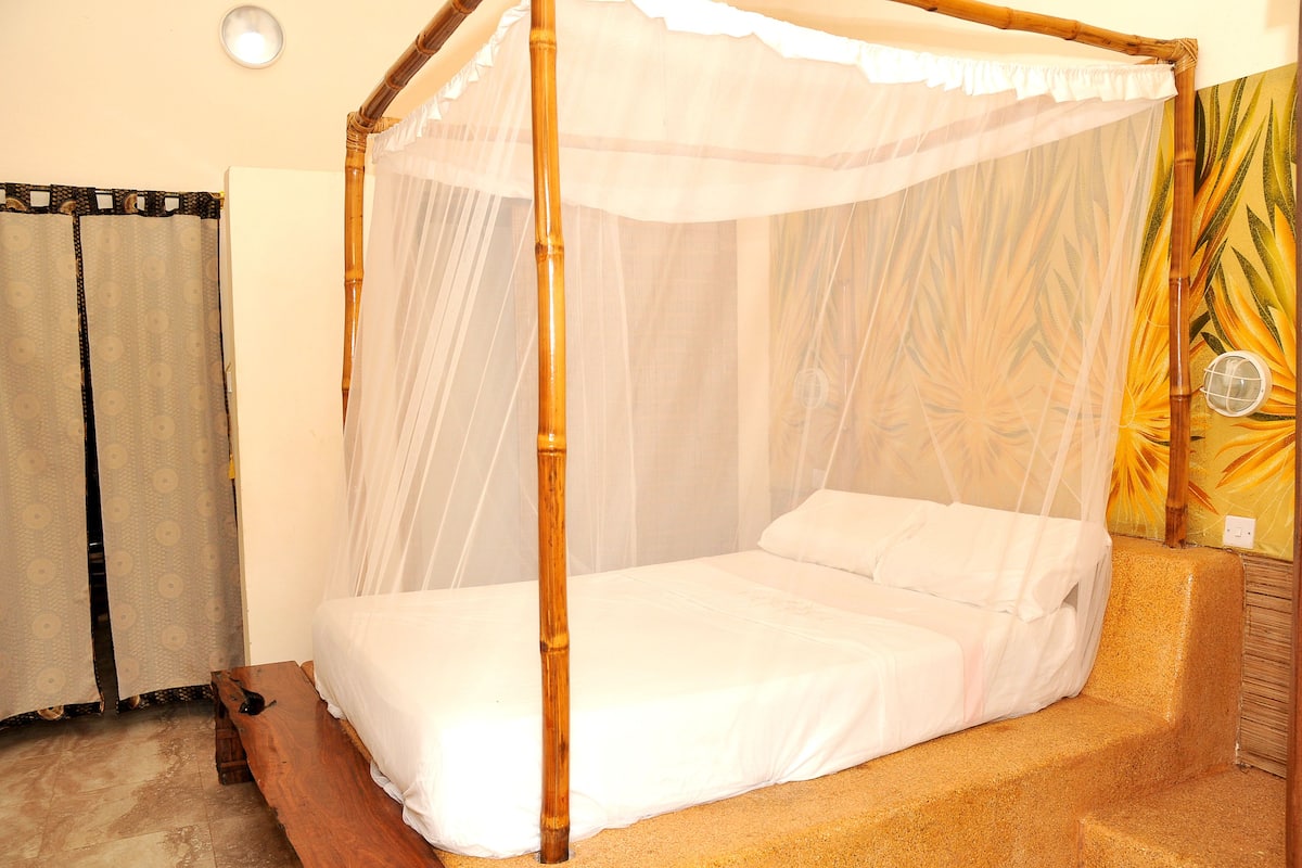 Departamento de lujo, 2 habitaciones, vista al mar | Insonorización, wifi gratis, ropa de cama y acceso para silla de ruedas
