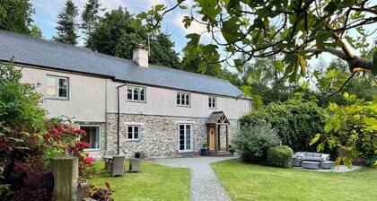 Luxury Cottage in exceptional private grounds with private gym, table tennis