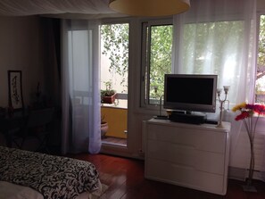 1 bedroom, iron/ironing board, WiFi, bed sheets