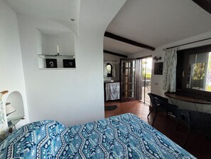 1 bedroom, in-room safe, iron/ironing board, free WiFi