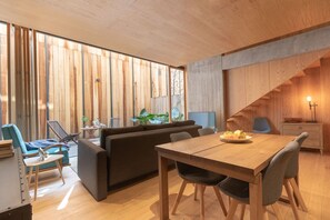 Loft, 1 cama Queen size y sofá cama, para no fumadores | Servicio a la habitación