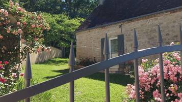 Enceinte de lâhĂ©bergement