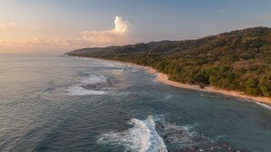 在海滩、海滩按摩