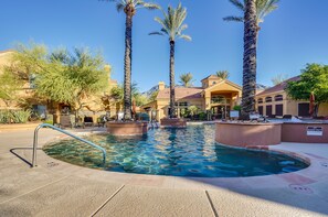 Outdoor pool, a heated pool - Luxury Condo in the Heart of Catalina Foothills, EV Charge Station (Tucson)