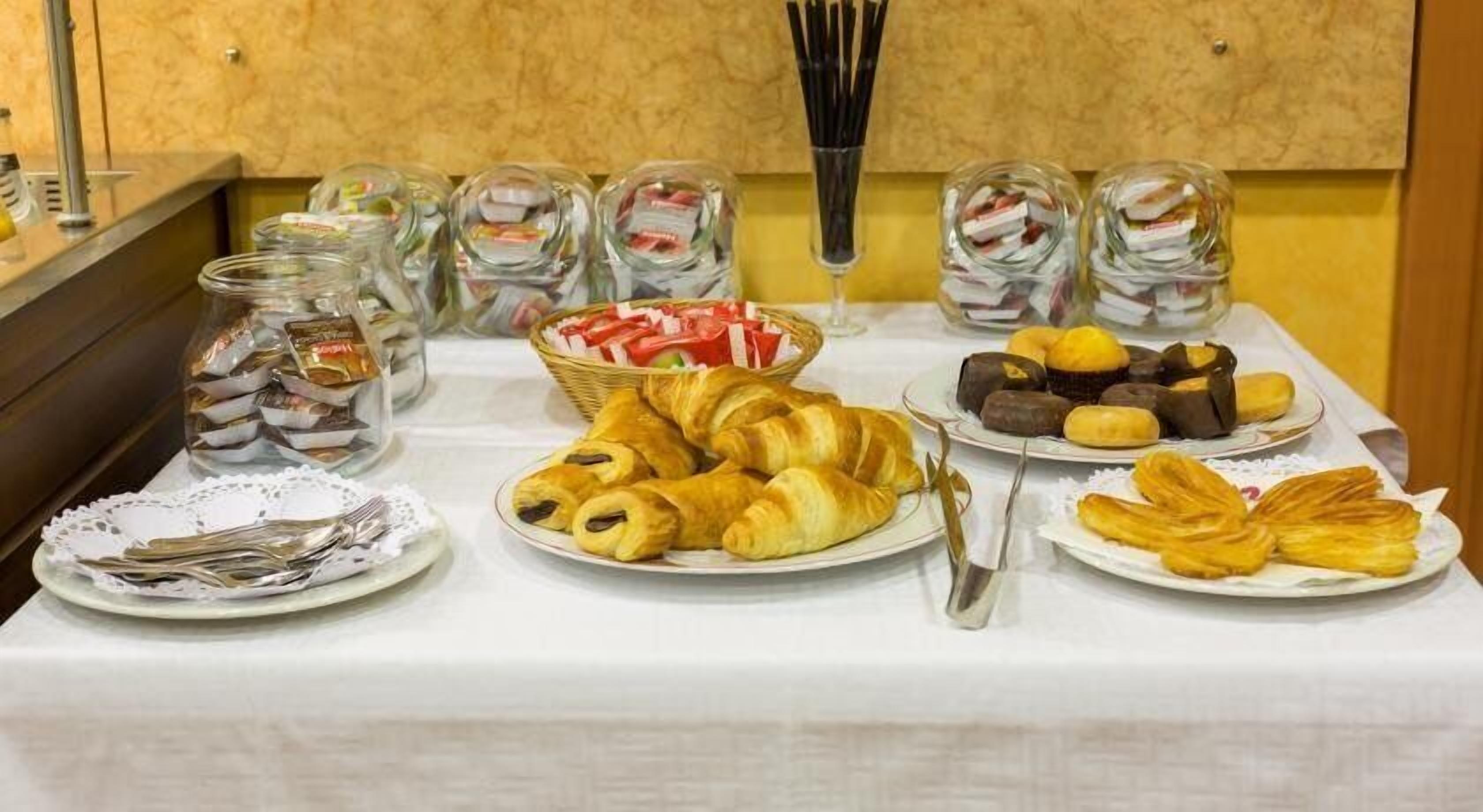 daily continental breakfast (eur 4 per person)