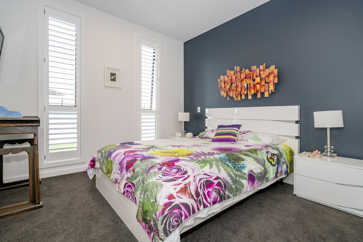 Habitación doble Premium, 1 cama Queen size, para no fumadores, vista a la laguna | Insonorización, tabla de planchar con plancha y wifi gratis