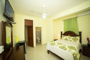 Room - Hotel Enrique (Santo Domingo)