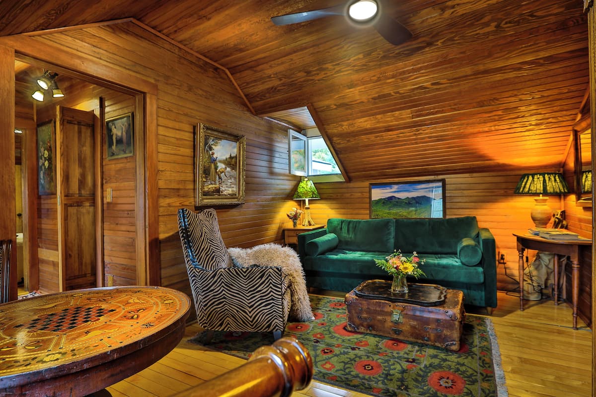 The LaHart Suite | Living area | 26-inch LCD TV with satellite channels, TV, Netflix