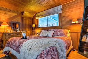 The Kate Smith Suite | Egyptian cotton sheets, premium bedding, down duvets, pillow-top beds - Lake Placid Stagecoach Inn (Lake Placid)