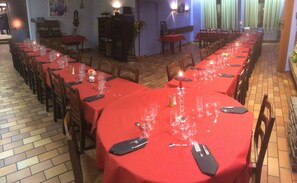 Breakfast, lunch and dinner served - L'Agapanthe (Pont-de-Salars)