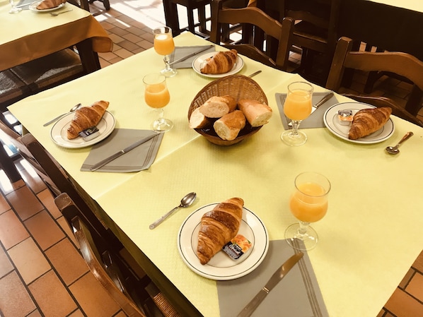 Nach Wunsch zubereitetes Frühstück unter der Woche (9 EUR pro Person)
