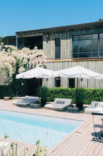 Casa Flor - Adults Only