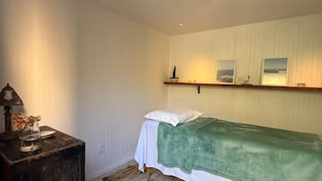 Sauna, Thai massages, sports massages, facials, reflexology