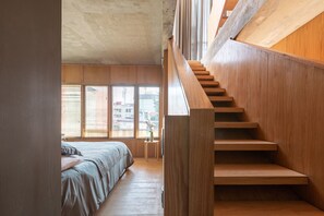 Loft, 1 grand lit et 1 canapé-lit, non-fumeurs | 1 chambre, coffres-forts dans les chambres, fer et planche à repasser