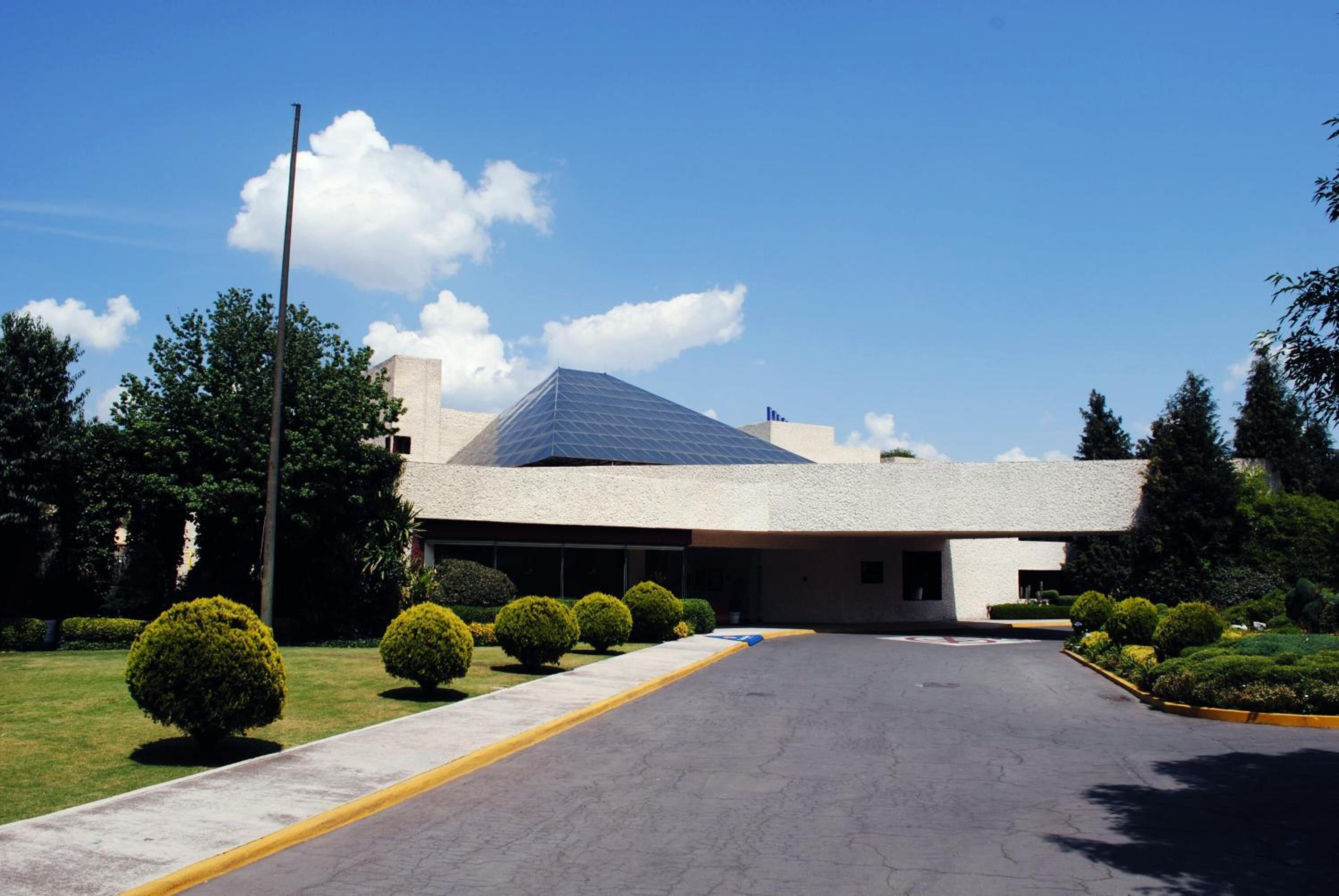 المنشأة من الخارج