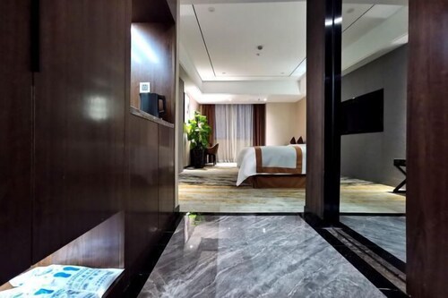 Huangting Lijing Hotel