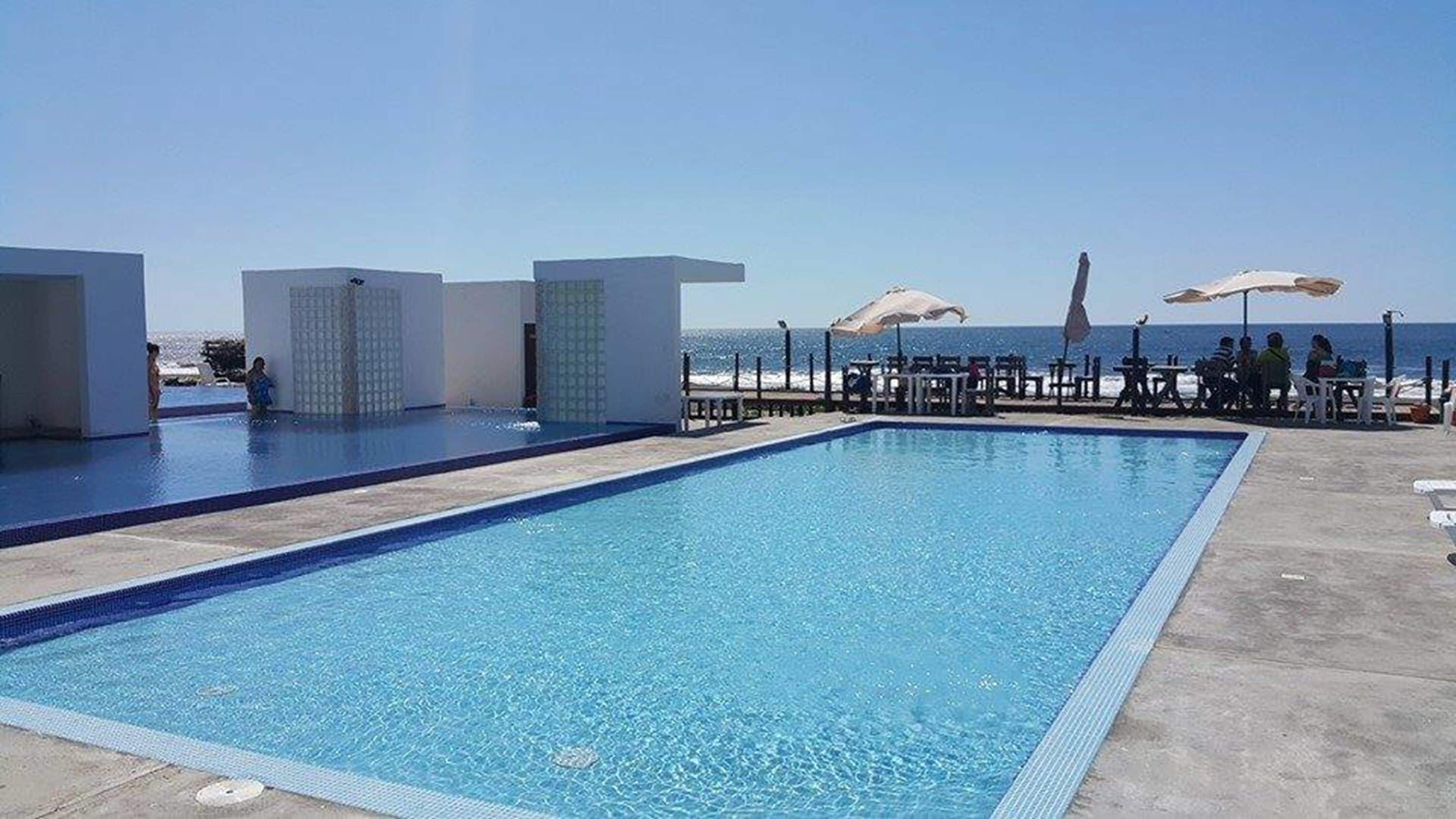 5 outdoor pools, pool umbrellas, pool loungers