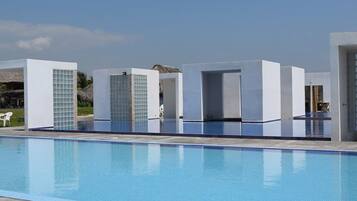 5 piscinas al aire libre, sombrillas, tumbonas