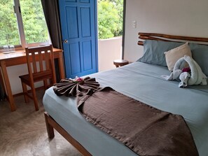 Basic Room, 1 Double Bed, Ensuite | Courtyard view - Posada Mykonos (Bacalar)