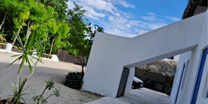 تفاصيل الفندق من الخارج