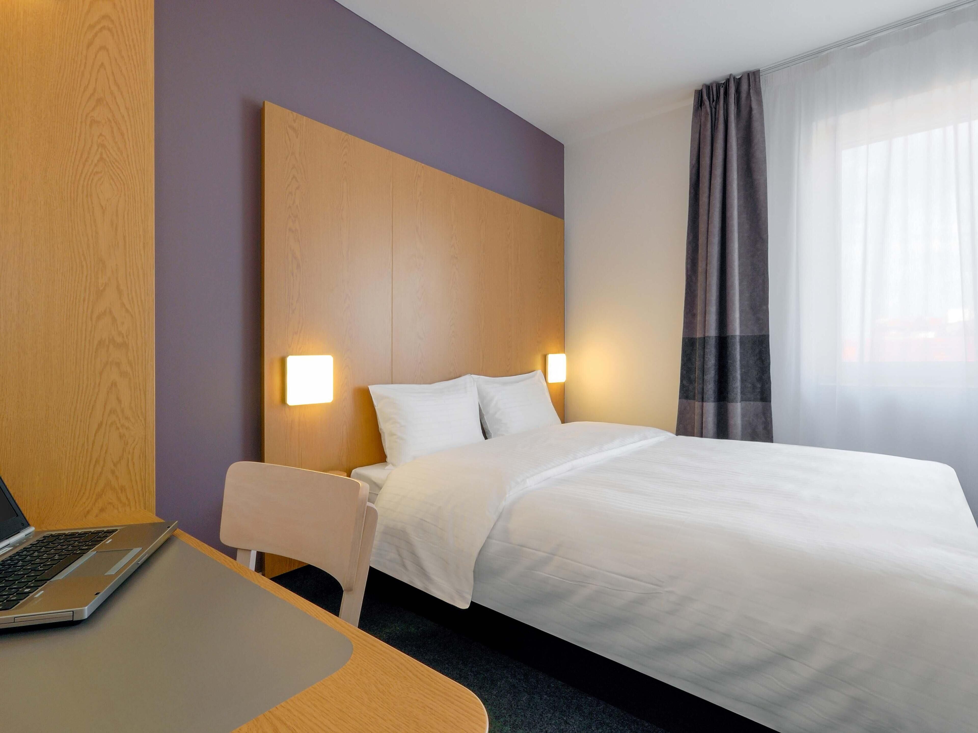 Double Room | Hypo-allergenic bedding, desk, free WiFi, bed sheets