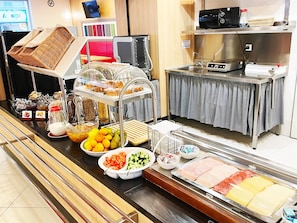 Colazione a buffet, servita tutte le mattine (222.43 CZK a persona)