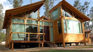 Suite junior | Muebles diferentes y ropa de cama