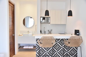Suite, 2 Queen Beds | Private kitchenette - Hotel Casa HX - Adults Only (Isla Holbox)