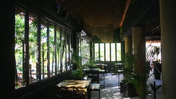 供應早餐及午餐